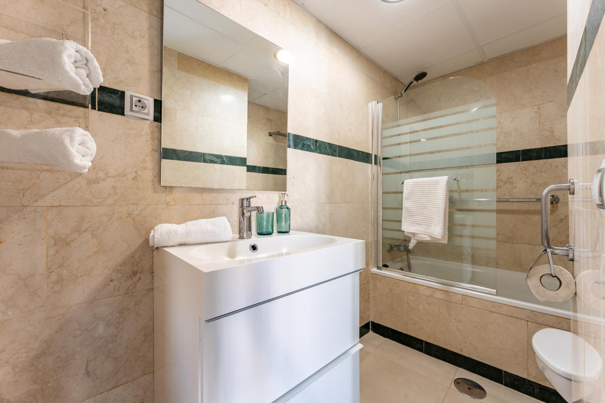 Unique Charming Apartment In The Heart Of Malaga Ngoại thất bức ảnh